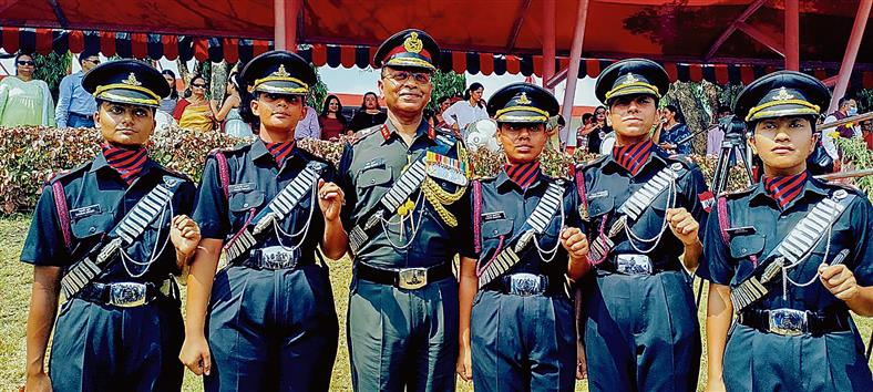 A first: 5 women inducted into Artillery