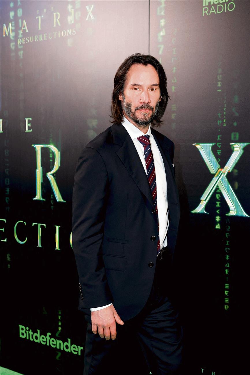 Keanu Reeves kept spinal injury secret so he didn't lose the role in 'The Matrix'