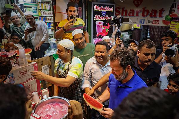 Rahul’s day out! Congress leader visits old Delhi, Bengali market, tastes popular dishes