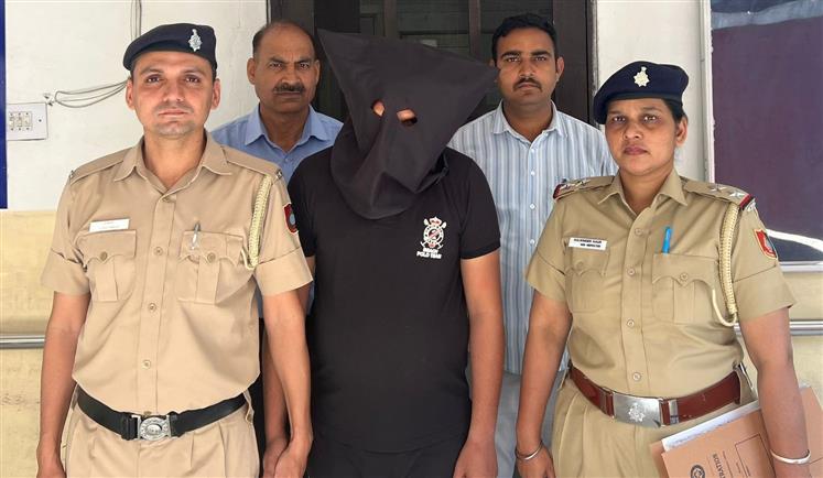 UP man held for extortion bid