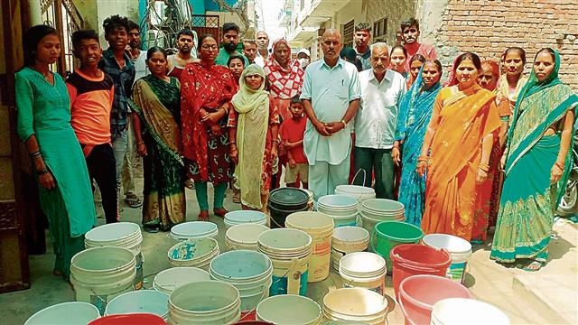 No water supply to Balongi area for 4 days, residents fume