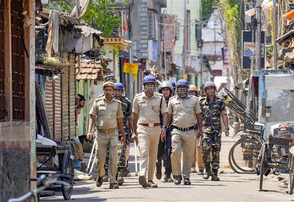 Fresh clashes reported in Bengal's Rishra; prohibitory orders imposed, Internet services suspended