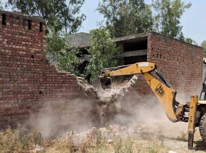 Unauthorised colony razed in Basant Nagar