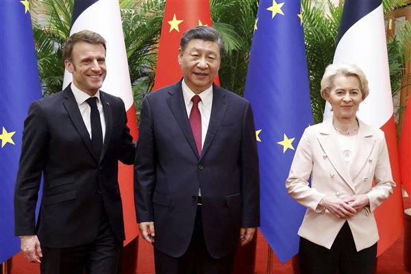 Chinese Prez Xi Jinping meets France's Macron, wants Ukraine peace talks to resume