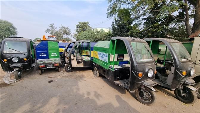e-rickshaws for garbage lifting gather dust, NGO holds protest