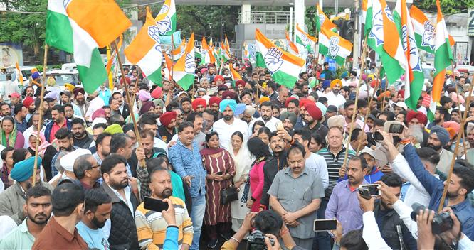 Partap Singh Bajwa, Raja Warring lead march in Jalandhar