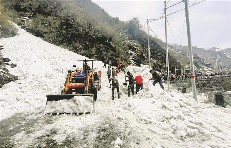 7 tourists killed in Sikkim avalanche