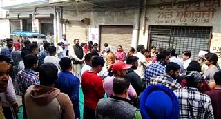 New Dashmesh Nagar residents in Jalandhar up in arms, want liquor vend shut