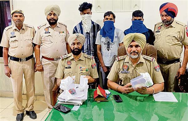 Three of looters’ gang nabbed; cash, 2 sharp weapons seized