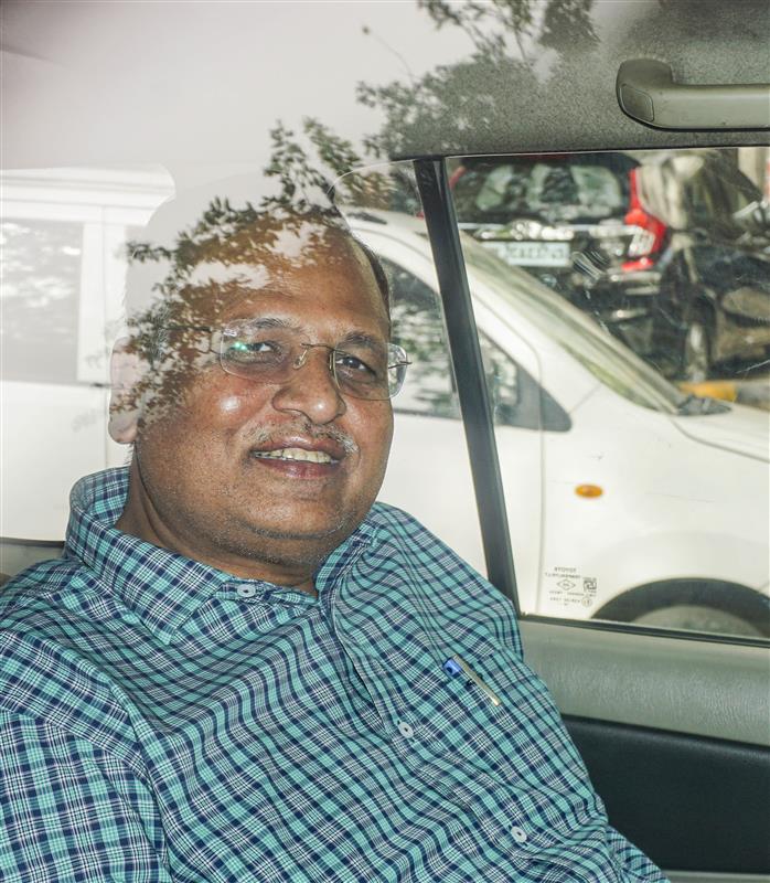 Former Delhi minister Satyendar Jain examined for spine problem at Delhi’s Safdarjung Hospital