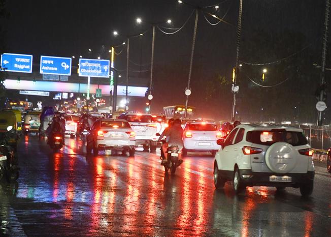 Light rain, strong winds in parts of Delhi; no heatwave conditions for next 5 days