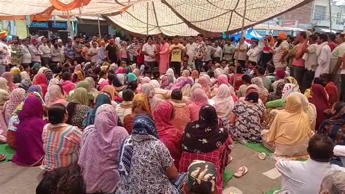 Relatives of man beaten to death in Punjab’s Mukerian stage dharna to demand action