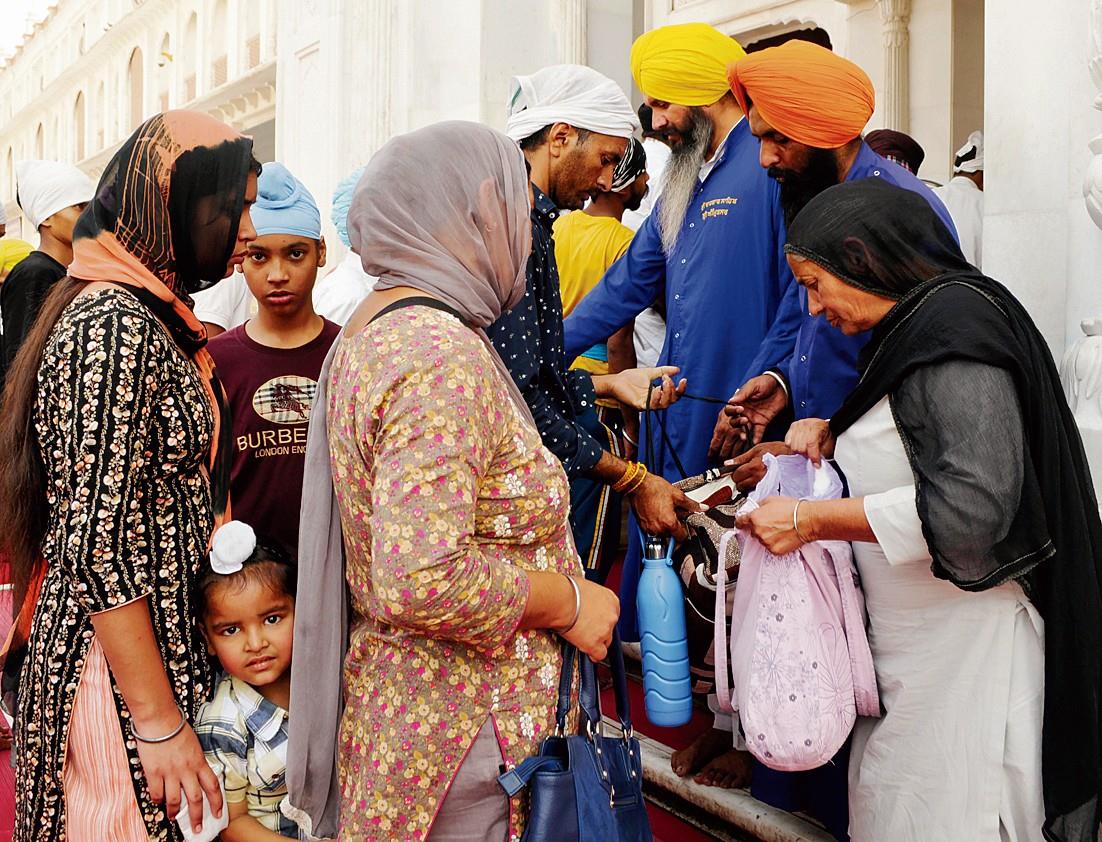 Now, women too deputed at Golden Temple for frisking