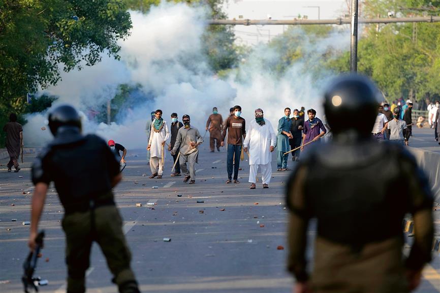 Arson, rioting in Pakistan as Rangers whisk away ex-PM Imran Khan from court