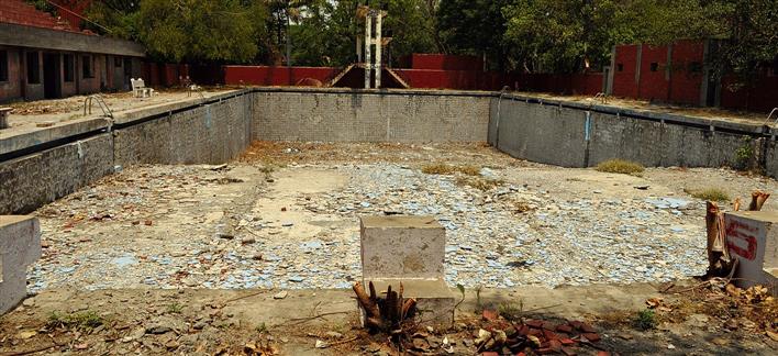 Slow pace of renovation angers Gol Bagh swimming pool users