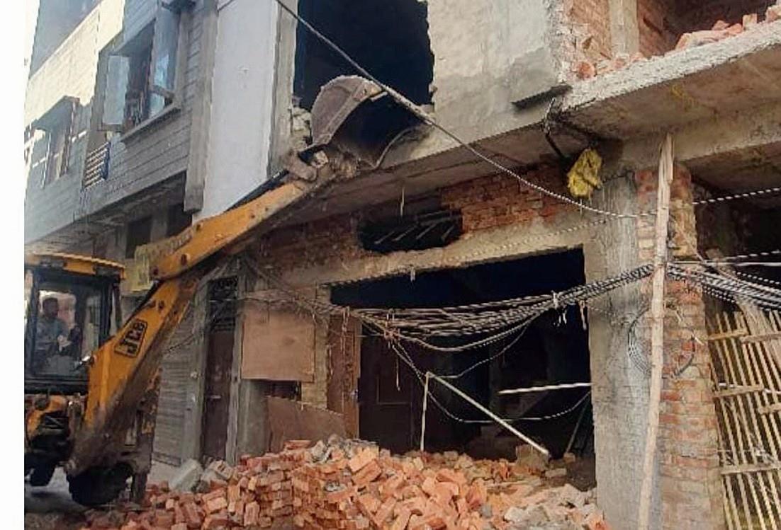 Amritsar MC cracks whip on illegal constructions