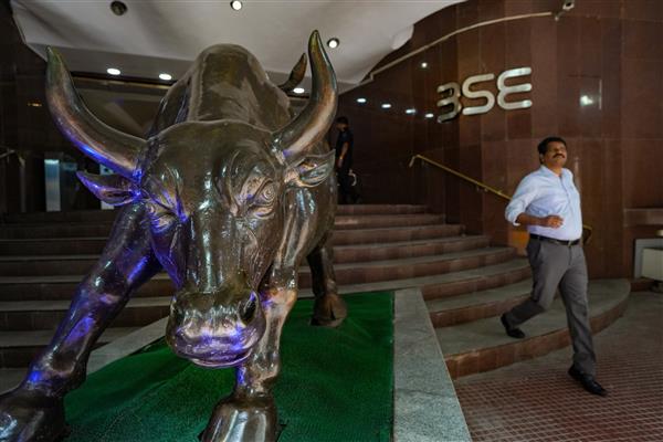 Sensex, Nifty rise for second day on gains in RIL, IT stocks