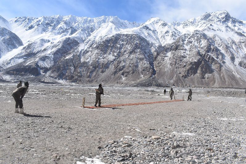 Ladakh admn pushes for tourism along China, Pak border areas