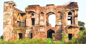 Aam Khas Bagh, Sirhind, in ruins again