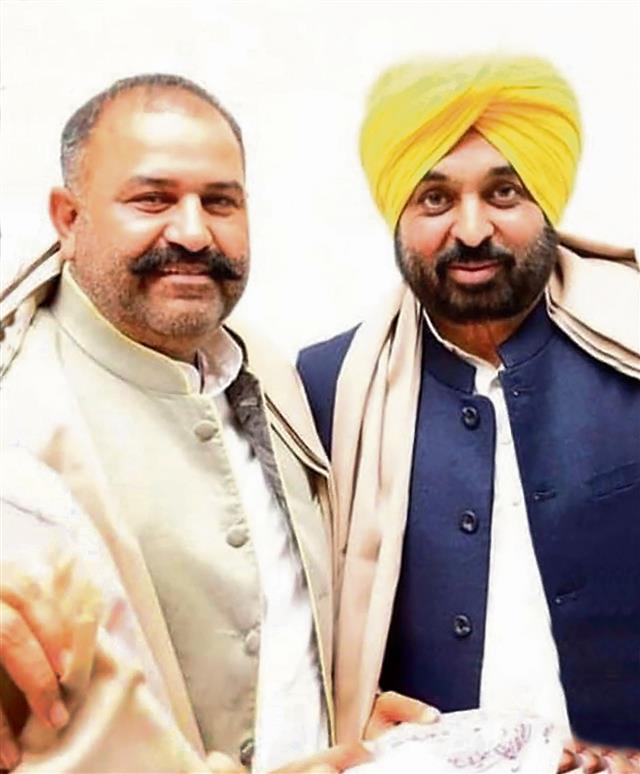 Bhagwant Mann shows support for newly-elected Jalandhar MP Sushil Rinku