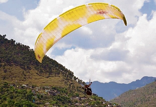 Kullu: Unregistered sites pose threat to paragliders' lives