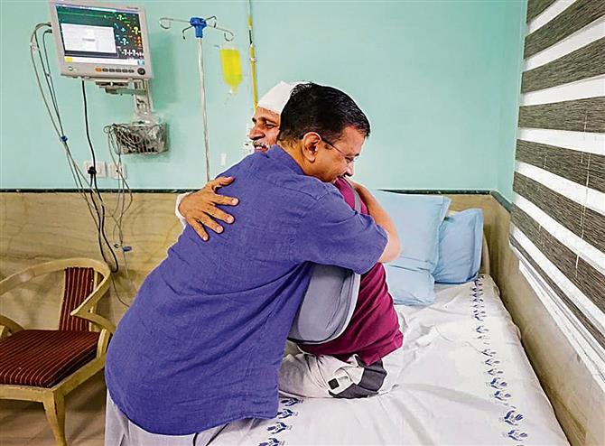 Arvind Kejriwal meets ex-minister Satyendar Jain in hospital