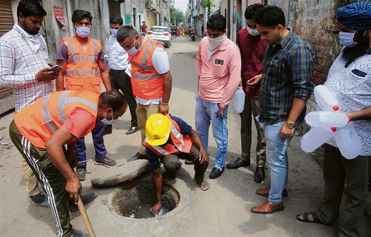 Few vents, sewerage design 'outdated', industry blames Ludhiana MC, PPCB for deaths