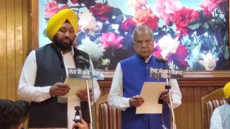 Gurmeet Singh Khudian inducted as Punjab agriculture minister, Balkar Singh gets local bodies
