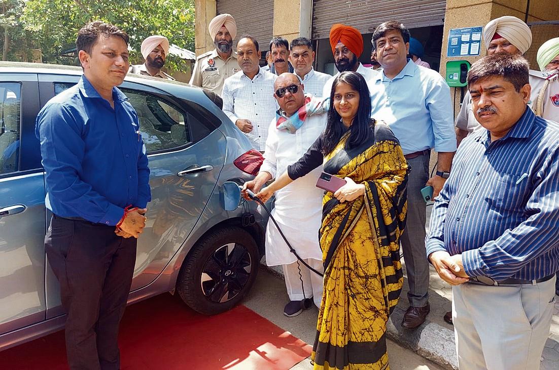 Ludhiana MC begins trial of electric vehicle charging station