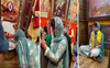Video: Priyanka Gandhi offers prayers at Jakhoo Hanuman Temple in Shimla as counting begins in Karnataka
