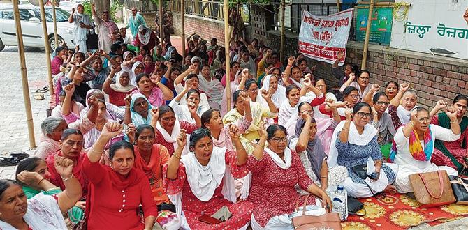 Anganwadi centres lack basic facilities: Workers