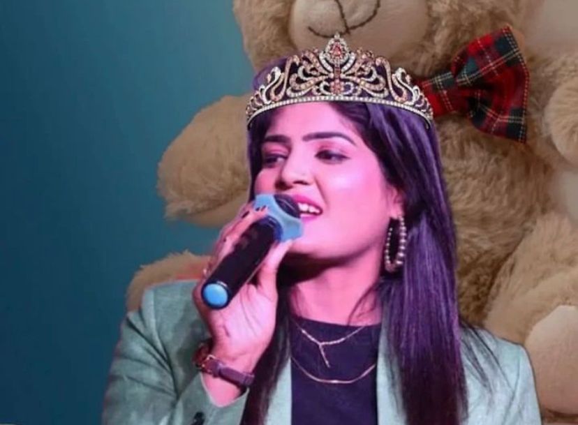 Bhojpuri singer Nisha Upadhyay injured in celebratory firing during her show in Bihar's Saran