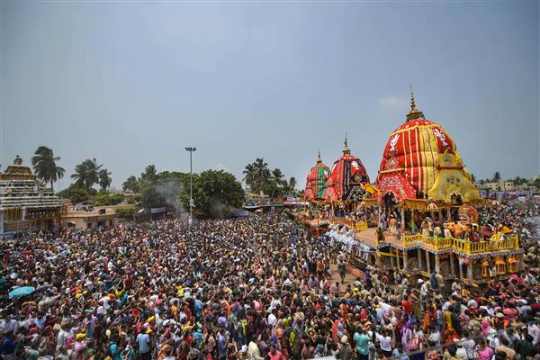 Lord Jagannath, Devi Subhadra’s chariots reach Shree Gundicha Temple a ...