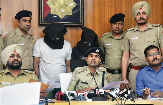 2 land in police net for duping 15 of Rs 2.27 cr