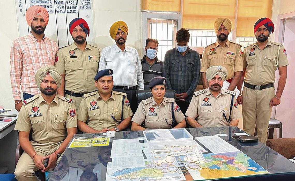 Gang of robbers busted, 2 held