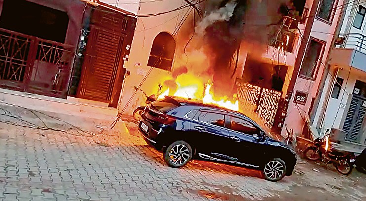 Car, mobikes gutted in G’gram fire incidents