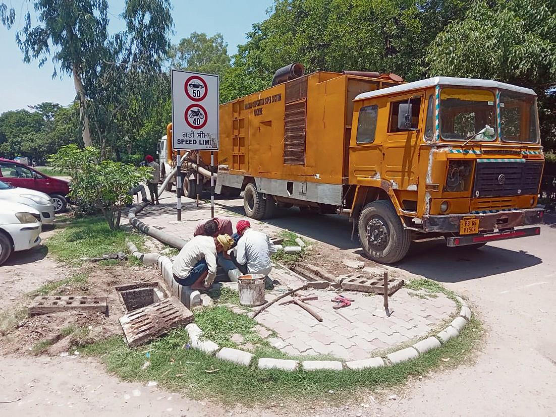 Civic body begins cleaning of drains, road gullies in Mohali