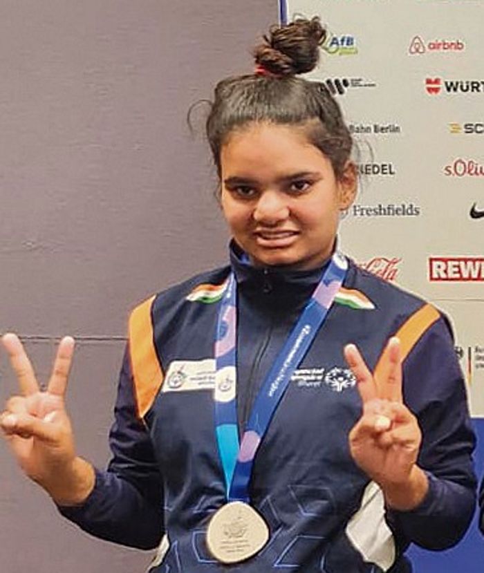 Prathna wins team silver in swimming : The Tribune India