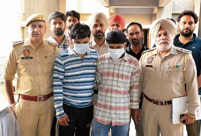 Police crack Rs 10L robbery case, 2 held