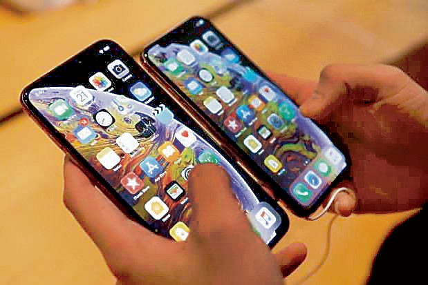 Smartphone sales  to remain subdued  this year: Experts