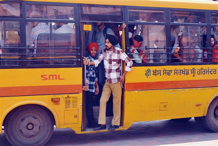 Overcrowding on SGPC's free bus service in Amritsar a risky ride for pilgrims