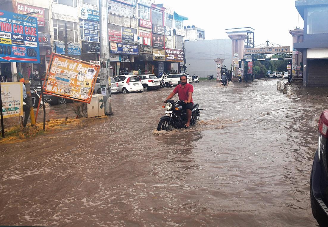 Rain throws normal life out of gear in Mohali