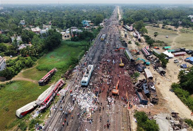 Odisha train accident: Teams working round the clock to restore tracks :  The Tribune India