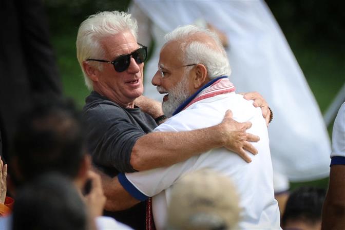 Richard Gere hugs and praises PM Modi, says ‘he is a product of Indian culture’