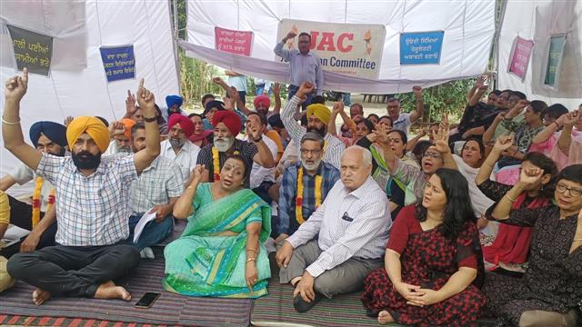 Joint action committee of Punjab colleges starts 5-day dharna to oppose centralised counselling
