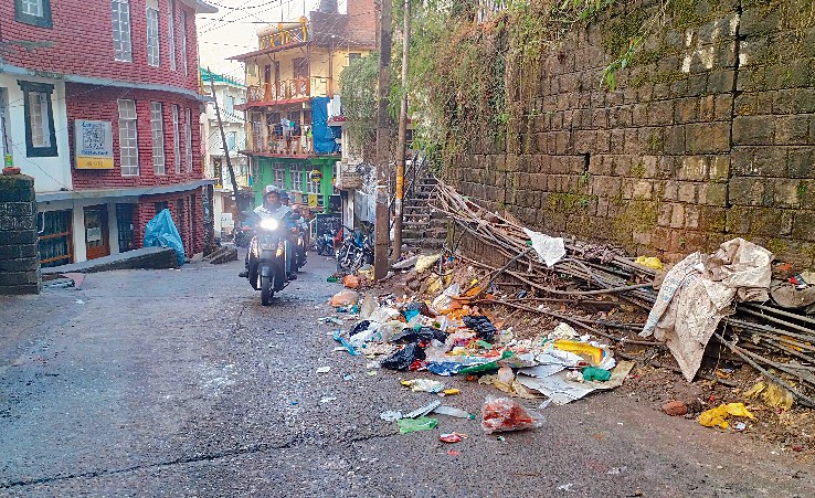 McLeodganj mess: MC mulls installing cameras to curb dumping of waste in open