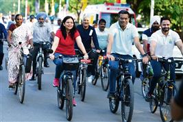 Over 700 pedal to mark World Bicycle Day