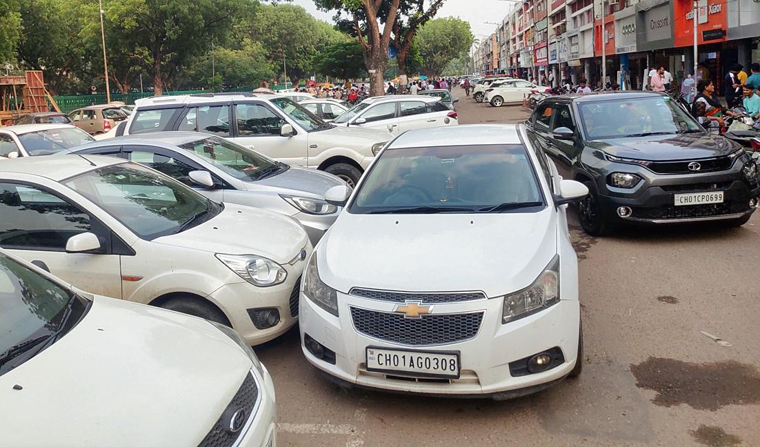  El organismo cívico de Chandigarh impulsa espacios de estacionamiento inteligentes