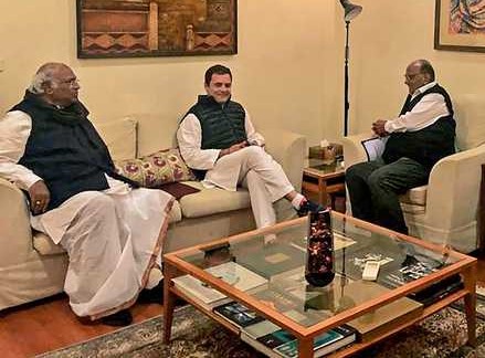 Kharge, Rahul speak with NCP chief Sharad Pawar, extend support
