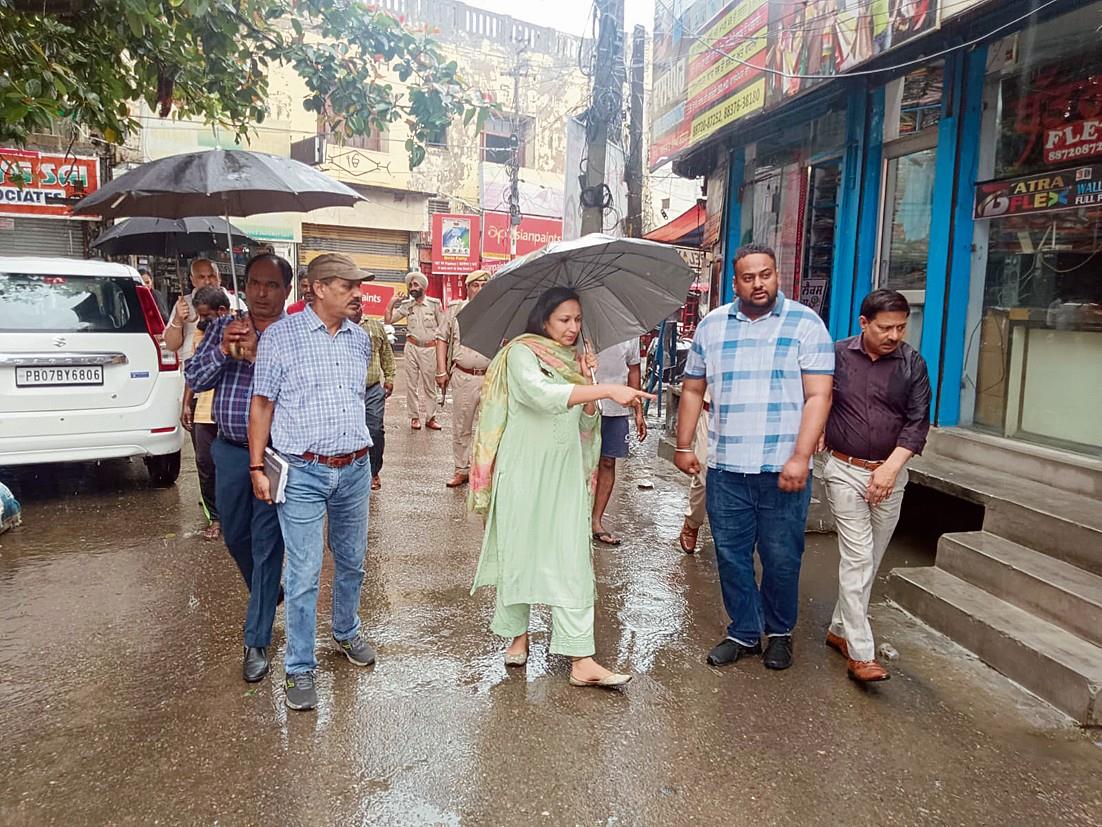 Rain: Mayor, DC visit inundated areas in Hoshiarpur city